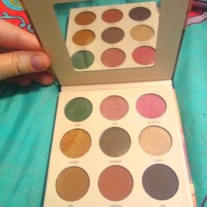 Desert Rose eyeshadow palette